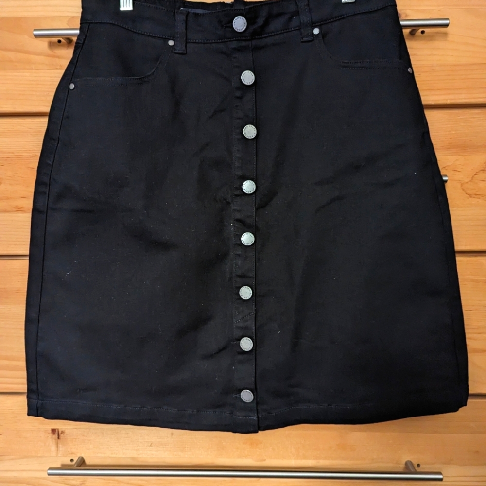 Universal Standard XS (10-12) black denim skirt never worn.